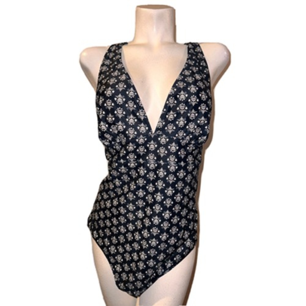 New Old Navy Women's Black White Floral Print One Piece V-neck Swimsuit Size XXL